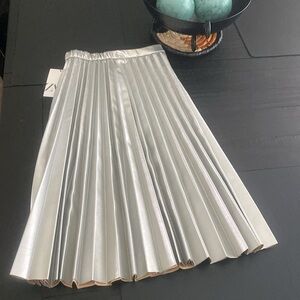 NWT ZARA pleated skirt